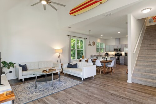 Upouudessa (marraskuu 2017) 3 mh, 2. 5 BA Duplex Villa On Homosassa River (160)