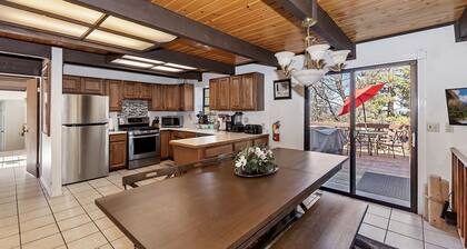 All Seasons: Cinéma! Table de billard! Jacuzzi! Vues Mtn! Télévision par cùble! Les ponts multiples!