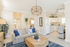 Fernseher, DVD-Player, Stereoanlage