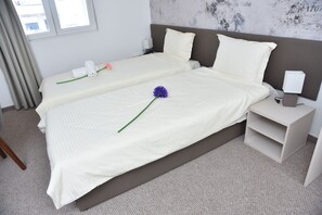 Internet, bed sheets