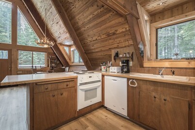 Nicely updated Chambers cabin w/ pool, beach and tennis!