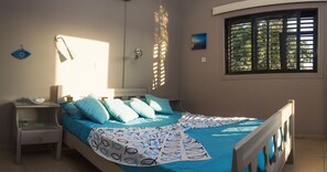 2 bedrooms, in-room safe, iron/ironing board, internet