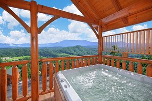 Bañera de hidromasaje al aire libre