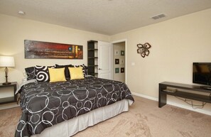 4 bedrooms, iron/ironing board, WiFi, bed sheets
