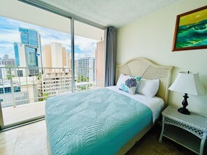 Iron/ironing board, WiFi, bed sheets