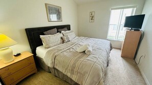 4 bedrooms, iron/ironing board, WiFi, bed sheets