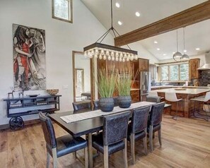 Dining - Luxurious 4Br Mountain Home~No Cleaning Fees~Kids ski free! (Keystone)