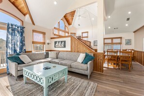 TV - Our Crowning Glory: Pool, Hot Tub, Rec Room (Corolla)