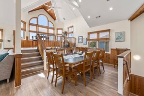 Dining - Our Crowning Glory: Pool, Hot Tub, Rec Room (Corolla)