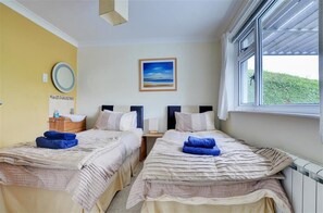 6 bedrooms, iron/ironing board, free WiFi, bed sheets