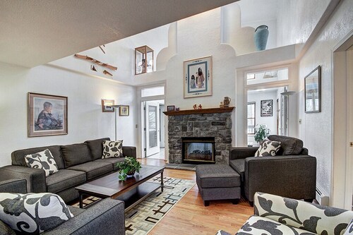 Perfect for Large Groups - Near Peak 9 & 10 - Quiet Residential Setting