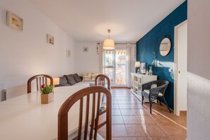 Interior - Apartment Mijares, with communal pool (Chiclana de la Frontera)