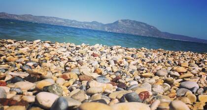 Itsenäinen huoneisto, upeat näkymät vain syke pois rannalta