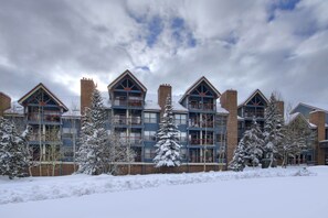 Exterior - Cozy & Convenient 1Br - Just steps to Vibrant Apres-Ski 4ppl by RedAwning (Breckenridge)