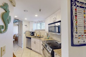 Kühlschrank, Mikrowelle, Geschirrspüler