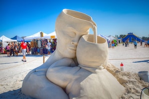 Unclassified image, 5 of 50, button - Direct Beachfront Condo!  Heated Pool, Great Couples Getaway, Walk to Shops & Dining - Wifi (Saint Pete Beach)