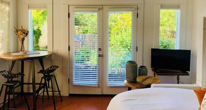 Star Studio: A Private Garden Retreat in Downtown Eugene