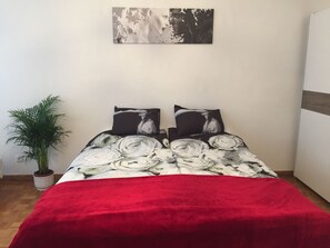 2 Schlafzimmer, Bügeleisen/Bügelbrett, Internetzugang, Bettwäsche