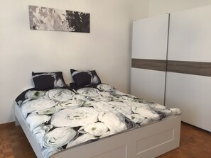 2 Schlafzimmer, Bügeleisen/Bügelbrett, Internetzugang, Bettwäsche