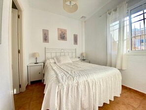 1 bedroom, internet, bed sheets