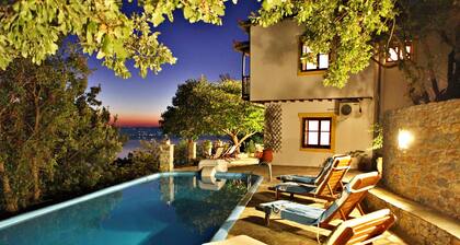 Traditional Villa Maria O with fantastic view between mountain forest and sea