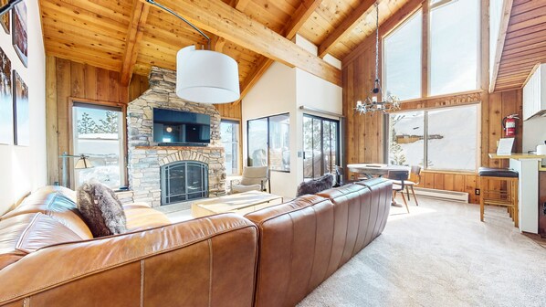 Fireplace, DVD player