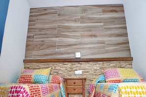 2 多间卧室、熨斗/熨衣板、WiFi、床单