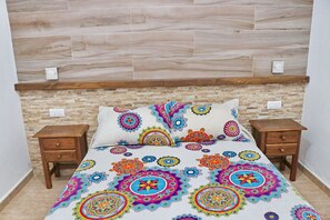 2 habitaciones, tabla de planchar con plancha, wifi y ropa de cama 