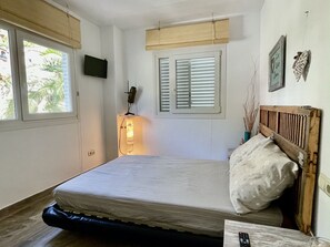 1 chambre, fer et planche à repasser, draps fournis