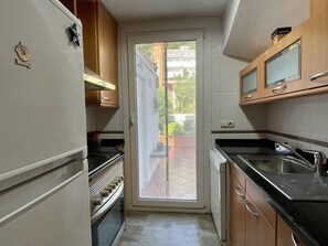 Fridge, microwave, oven, dishwasher