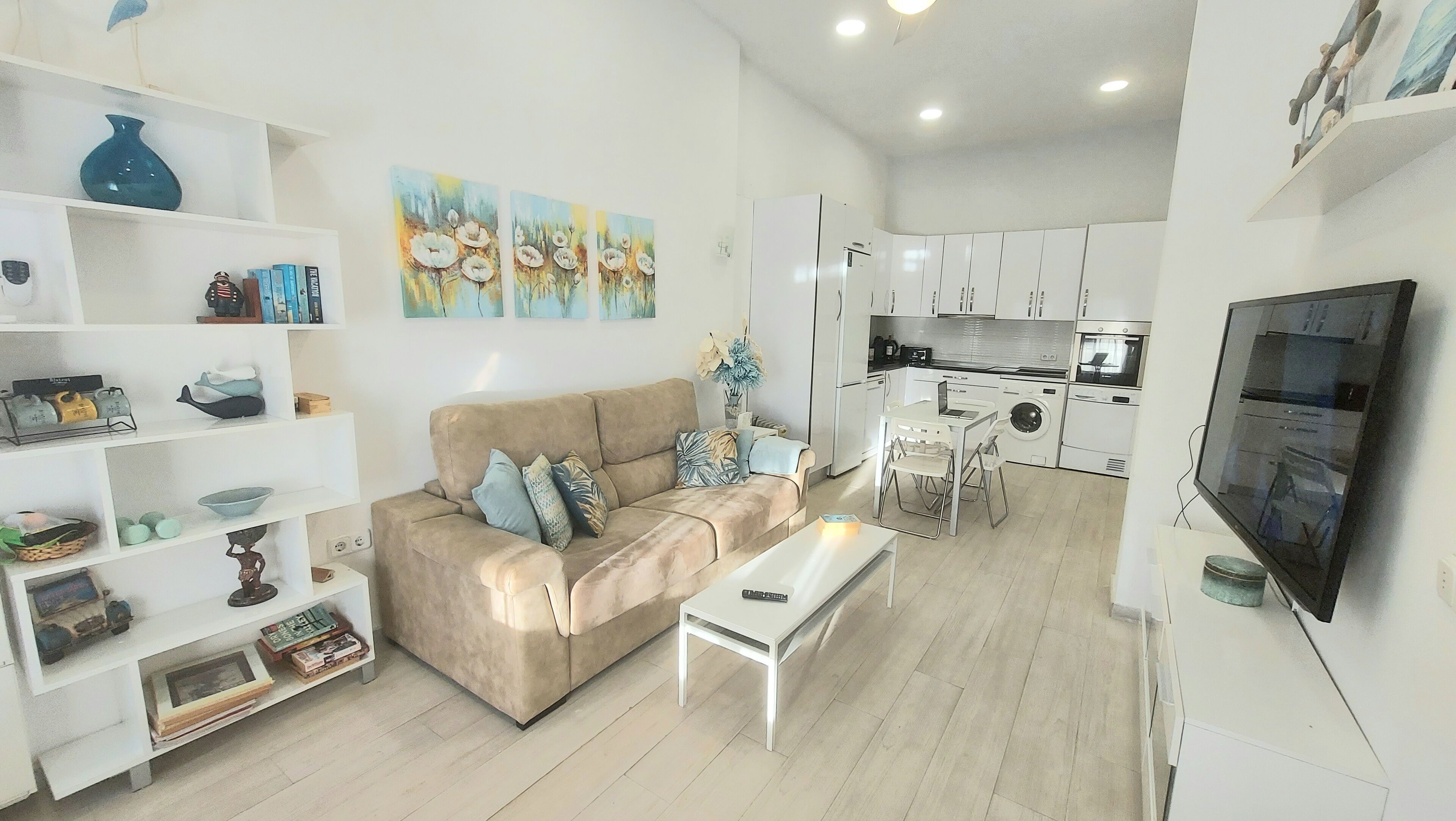 Smart-TV, bordtennis og bøker