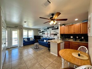 TV - Relaxing Studio | Overlooks Pool Near the Gulf (Destin)