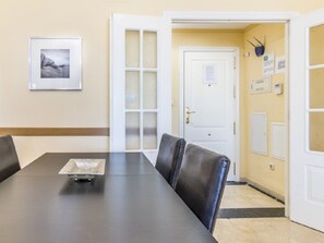 Dining - Beachfront holiday apartment with WiFi (Marbella)