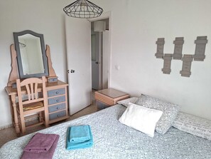 3 Schlafzimmer, Bügeleisen/Bügelbrett, Bettwäsche