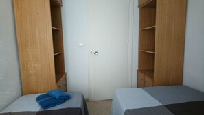 3 Schlafzimmer, Bügeleisen/Bügelbrett, Bettwäsche