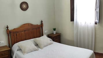 4 slaapkamers, een strijkplank/strijkijzer, wifi, beddengoed