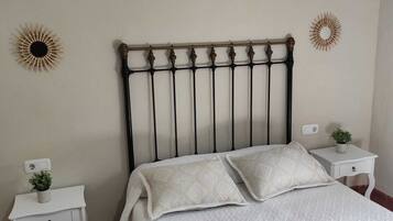 4 chambres, fer et planche Ă repasser, Wi-Fi, draps fournis