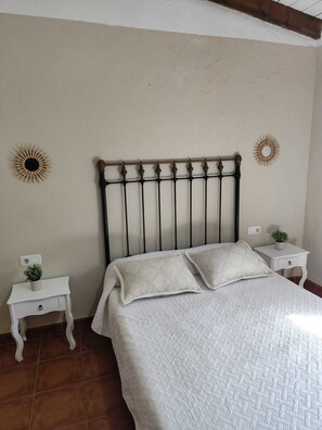 4 chambres, fer et planche Ă repasser, Wi-Fi, draps fournis