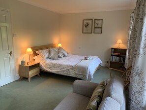 1 chambre, fer et planche à repasser, Wi-Fi gratuit, draps fournis