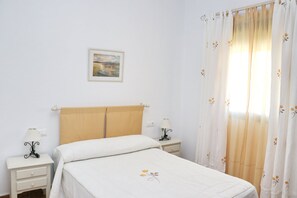 2 bedrooms, WiFi, bed sheets