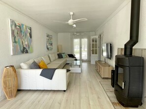 Kamin, Tischtennisplatte