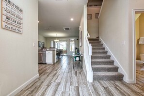 Interior - Beautiful Upscale Vacation Home w/all the amenities! Game Room, BBQ, Sonos Hi- Def Sound System,Eco friendly! (Champions Gate)