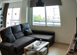 TV, DVD player - Holiday apartment by the sea in Marbella (Marbella)