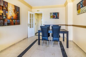Dining - Beachfront Holiday Apartment with WiFi (Marbella)