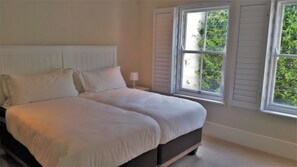 4 Schlafzimmer, Bügeleisen/Bügelbrett, Internetzugang, Bettwäsche