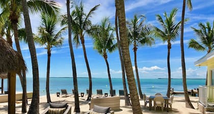 Sunset Villas: Bayfront Beach Compound<br>**28 Night Min**