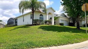 Exterior - Executive Home with Pool, Spa & Games Room minutes to Disney World (Davenport)