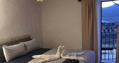 Wunderschönes Landhaus neben dem Schloss / Preciosa casa rústica junto al Castillo