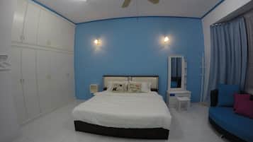 House, 4 Bedrooms | 4 bedrooms, desk, iron/ironing board, free WiFi