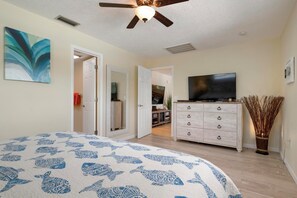 3 habitaciones, tabla de planchar con plancha, wifi y ropa de cama 